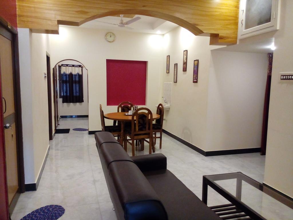 Barnabas Homestay Танджавур Екстериор снимка