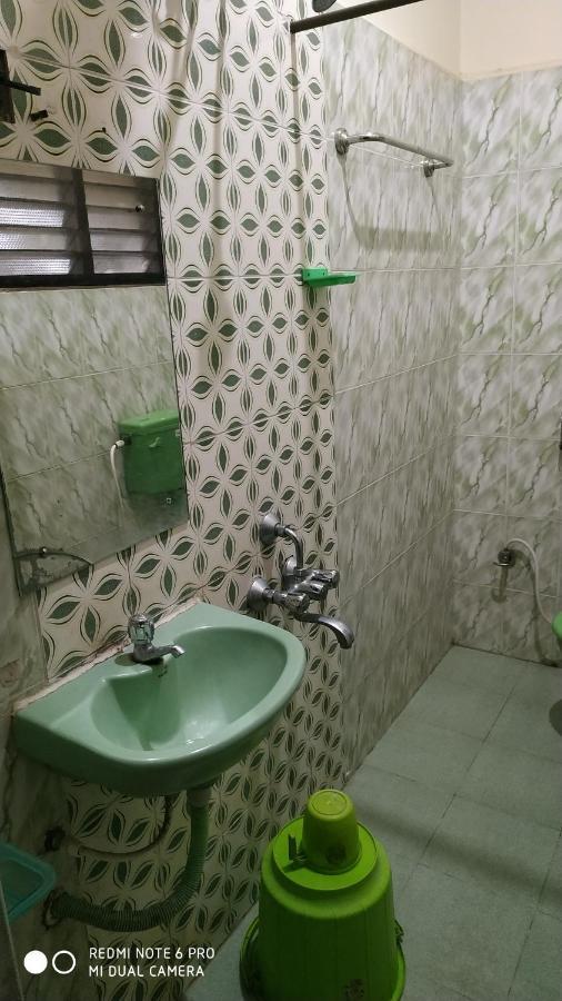 Barnabas Homestay Танджавур Екстериор снимка
